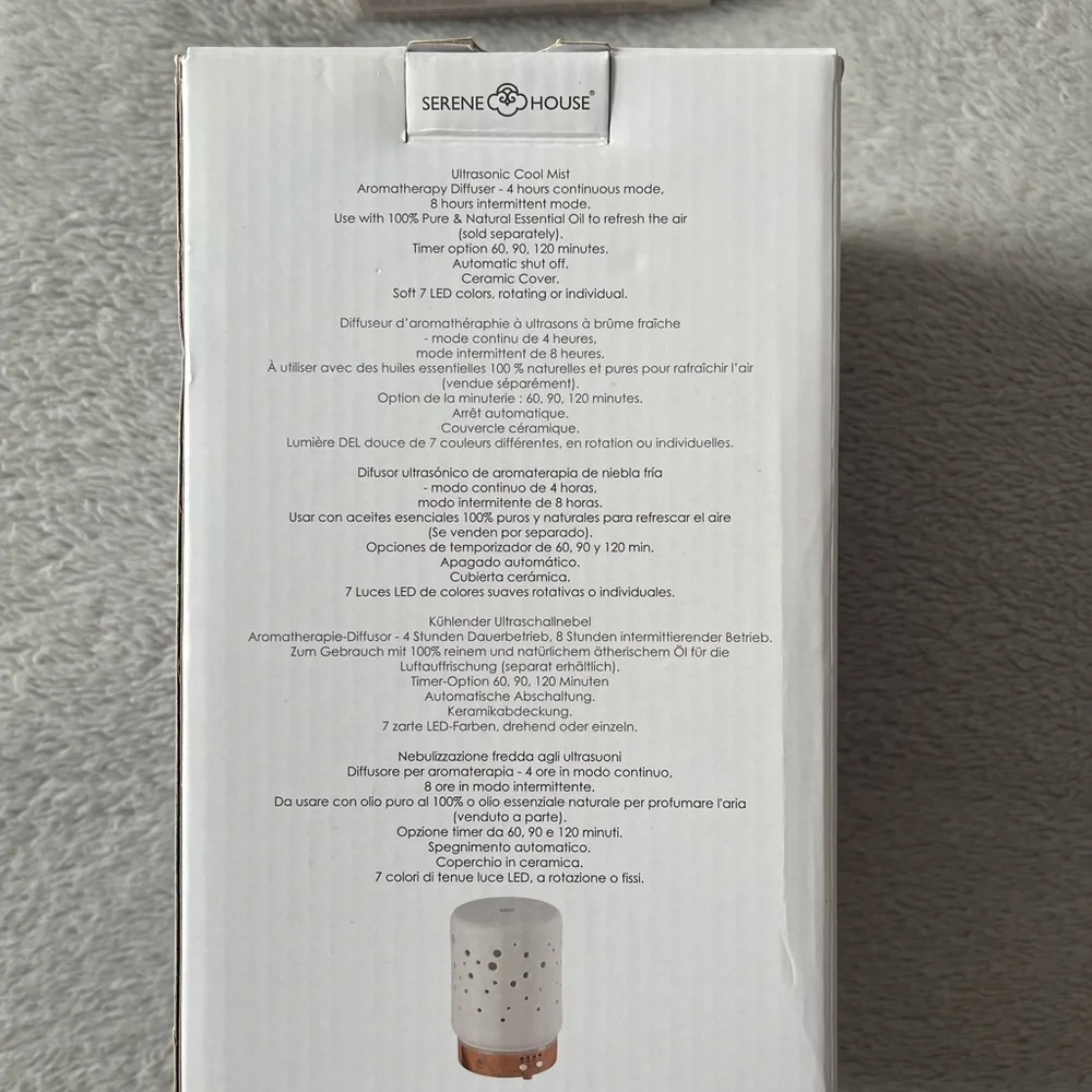 NWT Ultrasonic Aroma Diffuser White and Wood with essential oils bundle